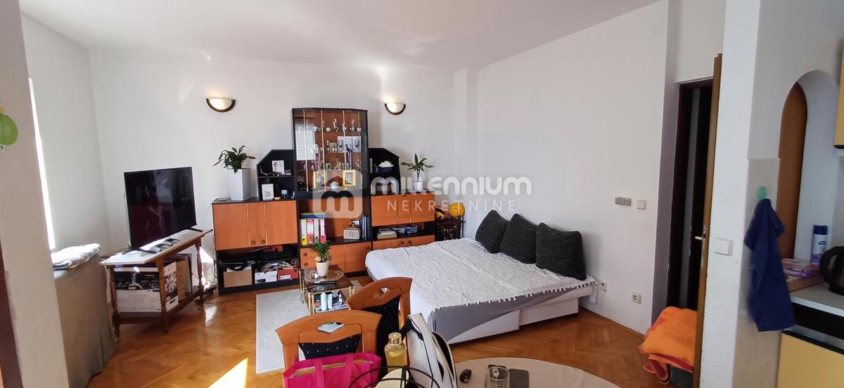 Crikvenica, 47m2, 1s+db, balkon, pogled na more – 2