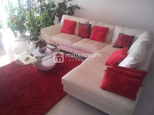 Rijeka, Marčeljeva Draga, dvoetažni, moderno uređen 2S+DB s garažom – 2