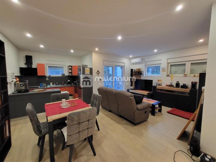 Crikvenica, 75.31m2 novije gradnje, 3s+db s lođom i parkirnim mjestom – 2