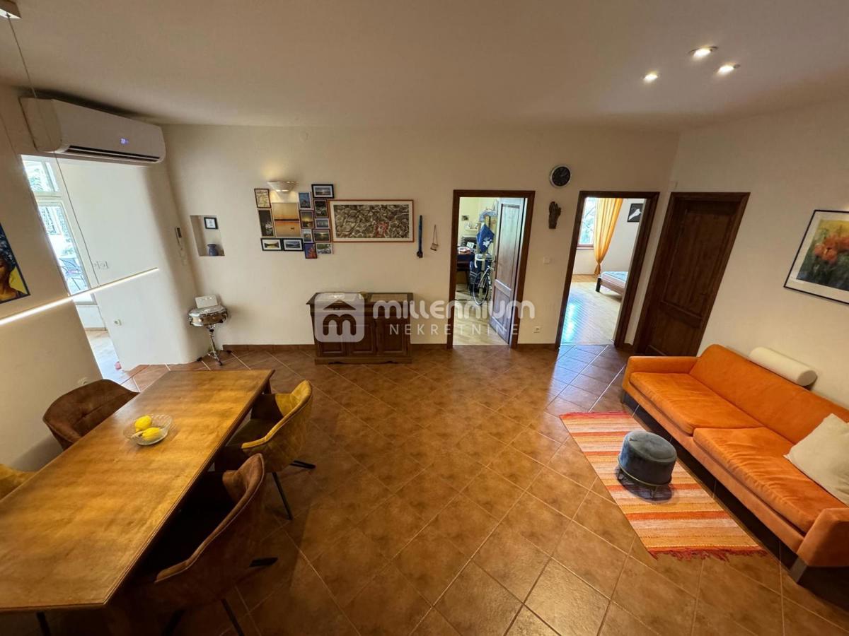 Opatija, 118m2, 4S+DB, terasa, pogled na more – 2