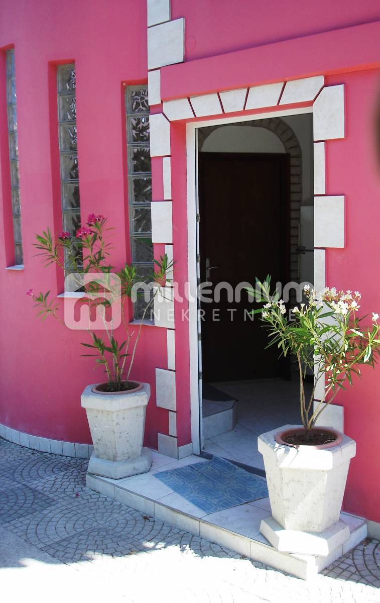 Otok Krk, Šilo, 420m2, vila 350m od mora – 2