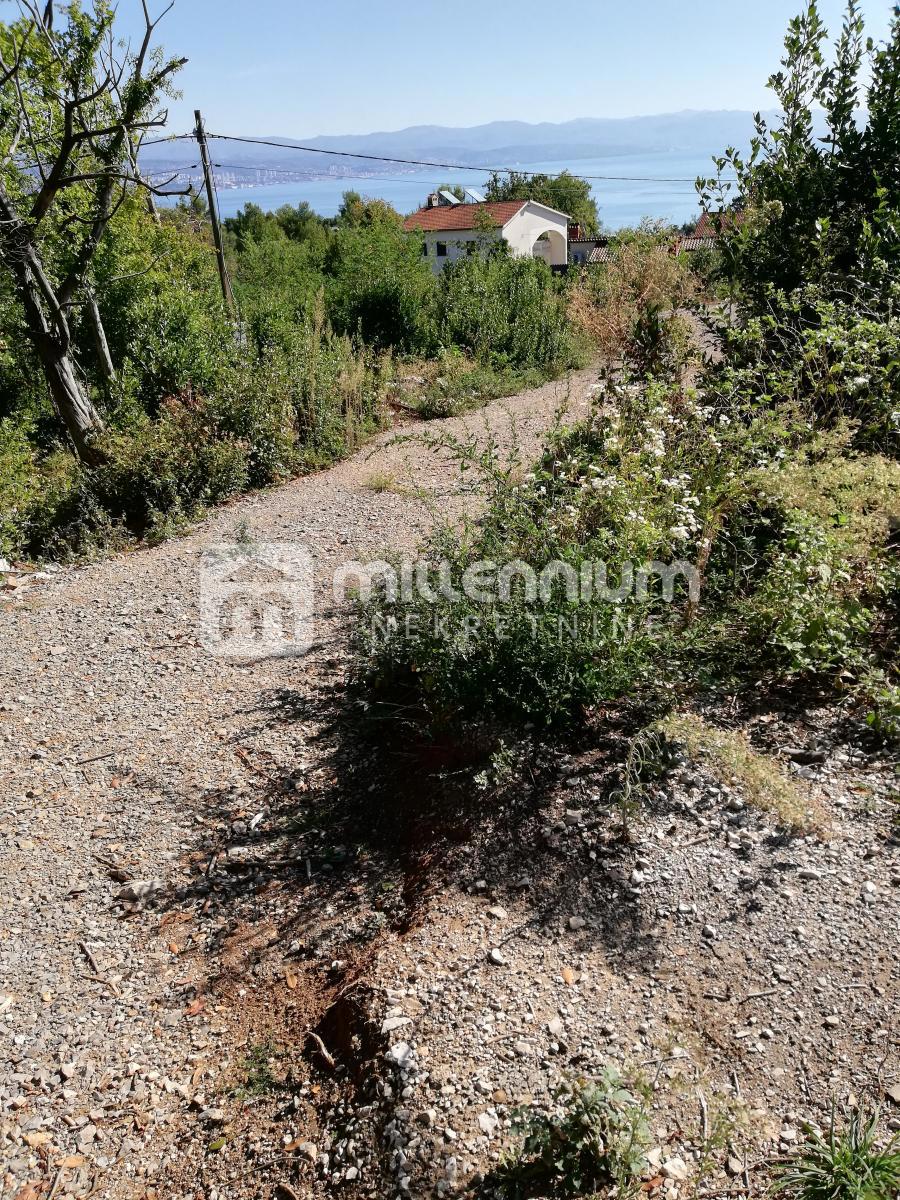 OPRIČ