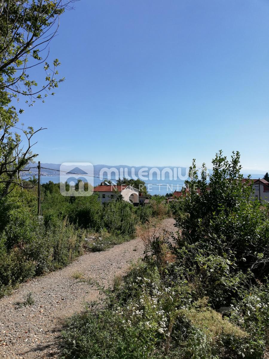 OPRIČ