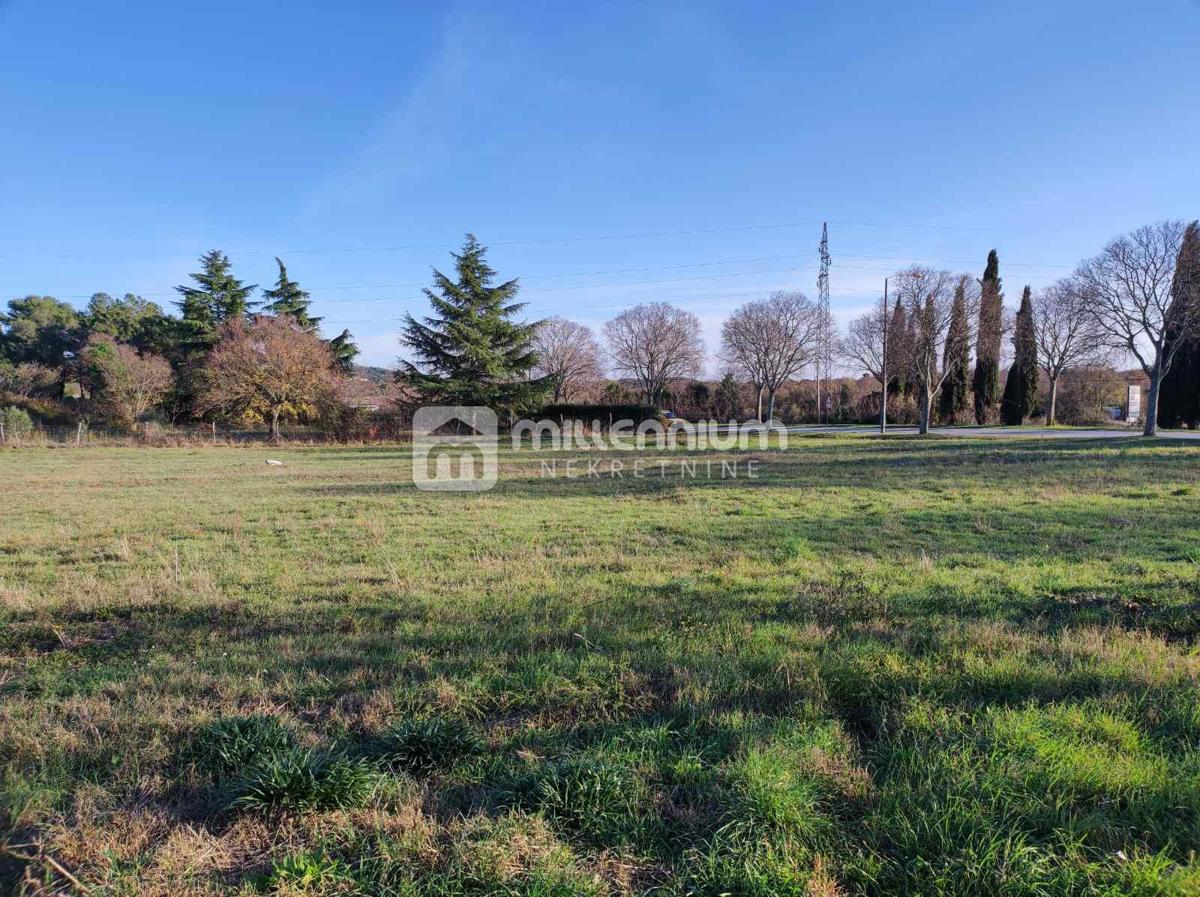 Istra, Rovinj, građevinsko zemljište od 1.300m2 – 2