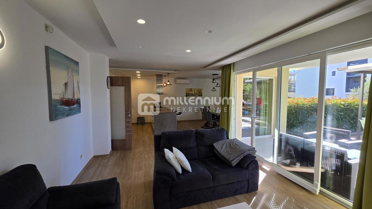 Квартира KOSTRENA, 1.800 €