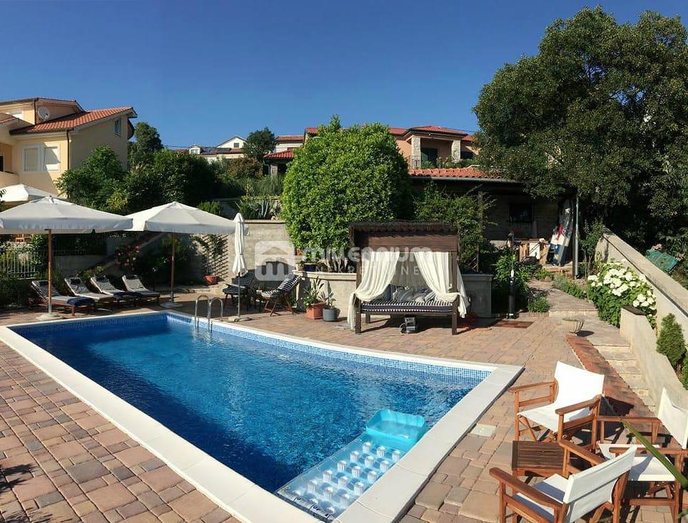 Kostrena, 186m2, samostojeća kuća s okućnicom i bazenom – 2
