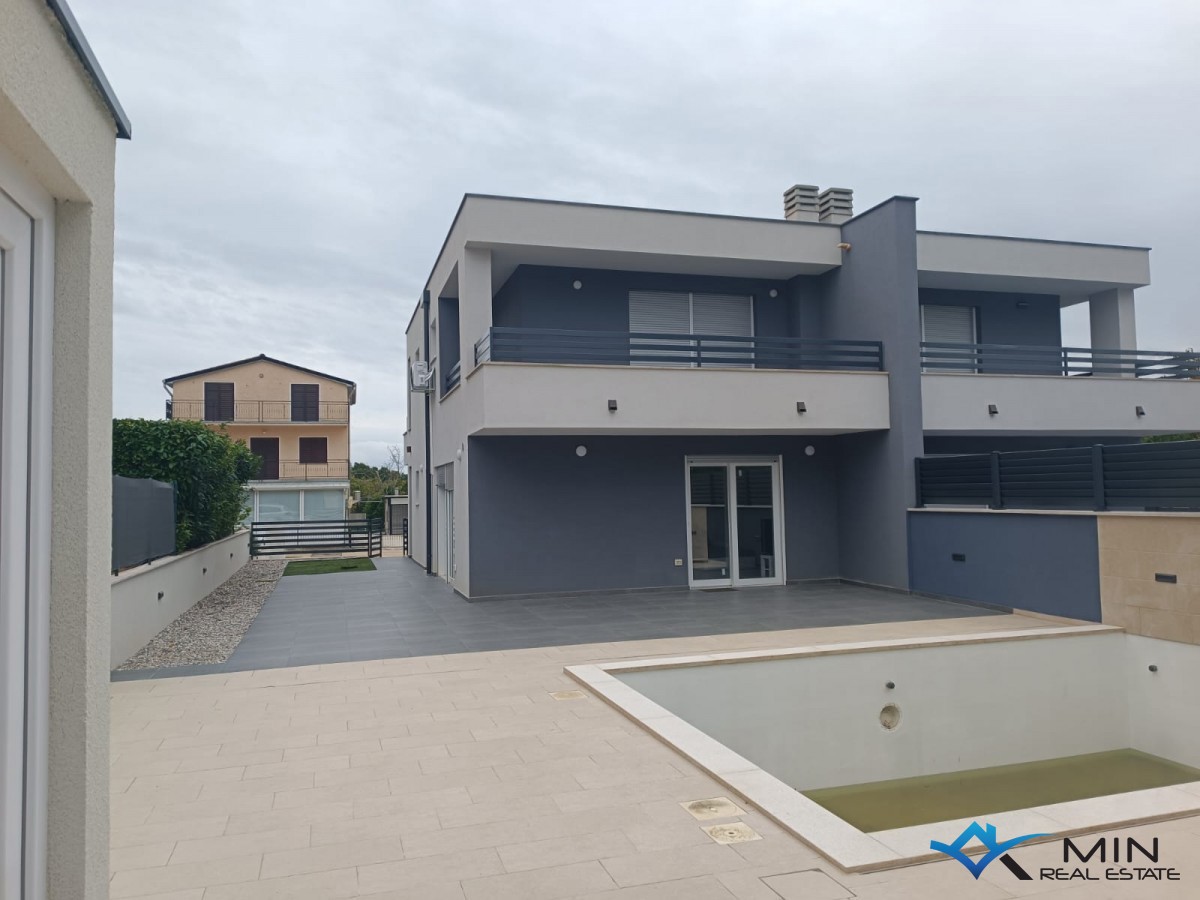 Casa NOVIGRAD, 545.000 €