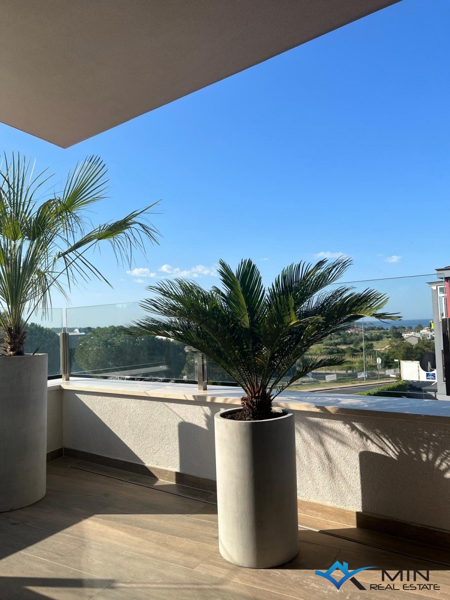 Appartamento NOVIGRAD, 385.000 €