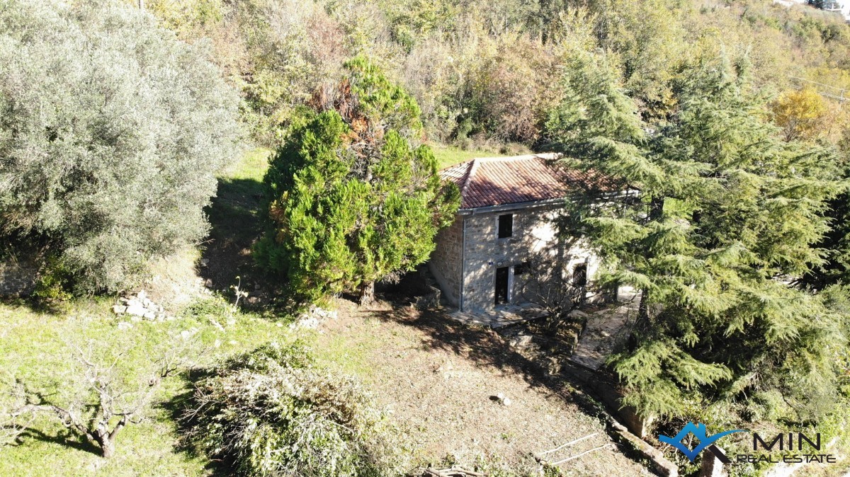 Дом GROŽNJAN, 449.000 €