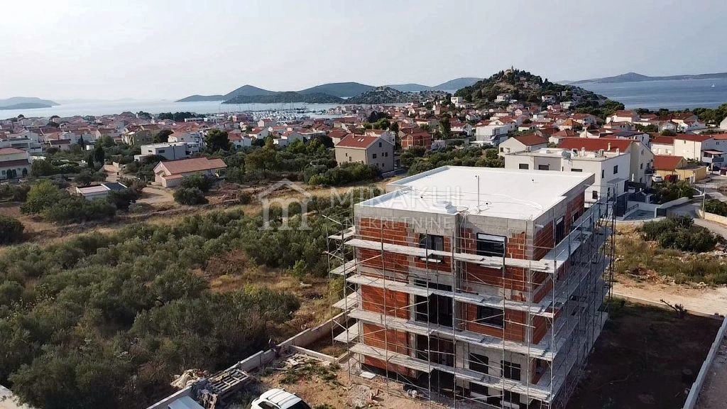 Appartamento TRIBUNJ, 420.000 €