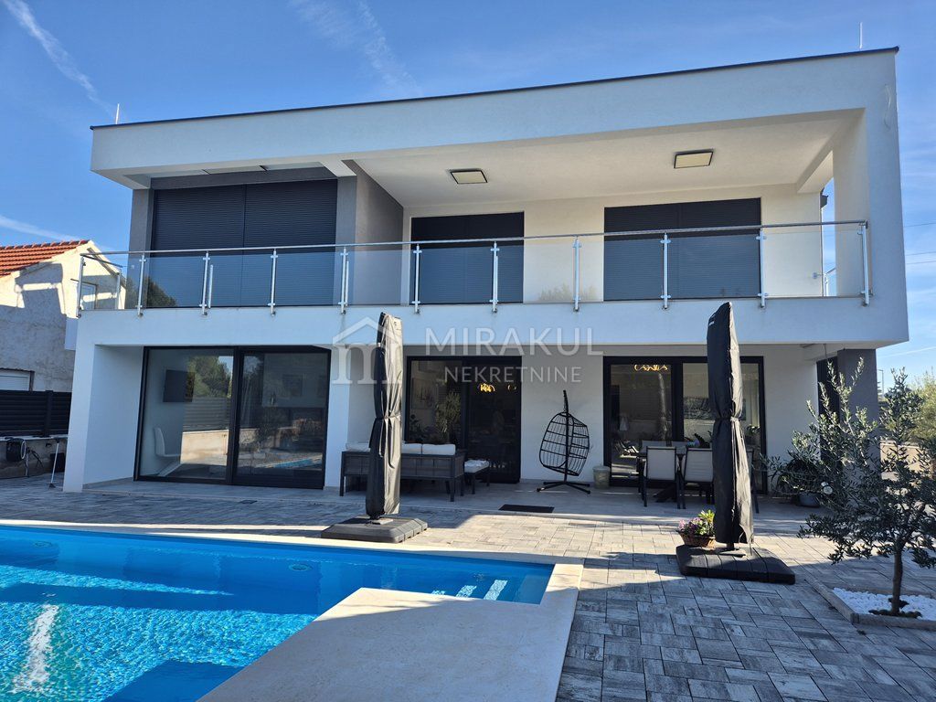 Дом PIROVAC, 950.000 €