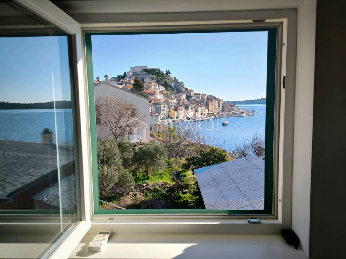 Immobilien Šibenik, Haus in der Nähe des Strandes Banj mit Meerblick – 2
