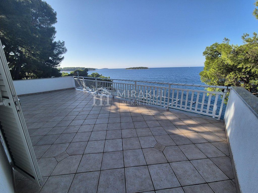 PRIMOŠTEN