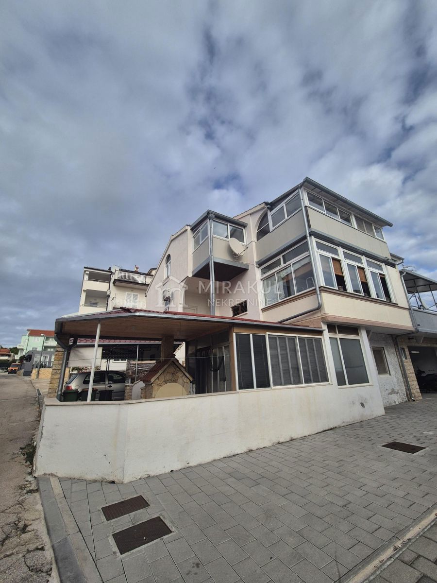 Real estate Vodice, Apartment S3 in a good location near the sea