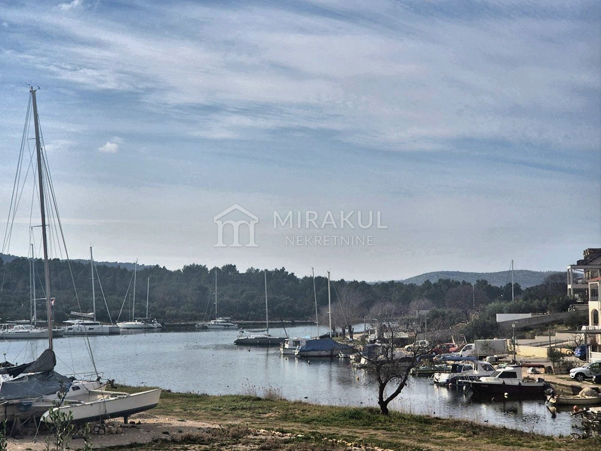 Nekretnine Bilice, Građevinsko zemljište za vilu – 2