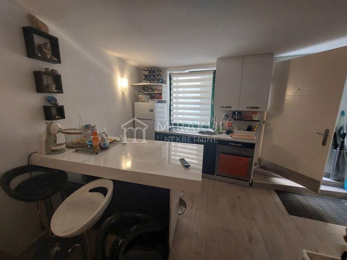 Nekretnine Betina, Obnovljena kamena kuća u centru Betine – 3