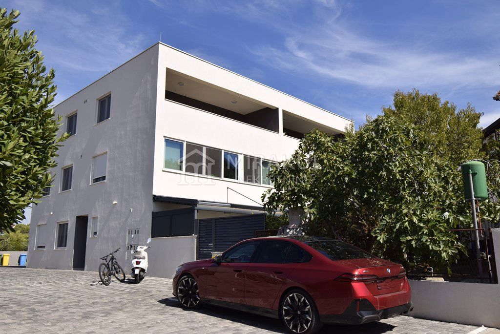 Immobilien Brodarica, Wohnung im zweiten Stock mit Meerblick – 2