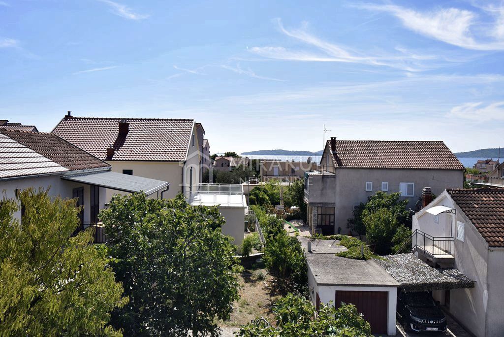 Immobilien Brodarica, Wohnung im zweiten Stock mit Meerblick – 3