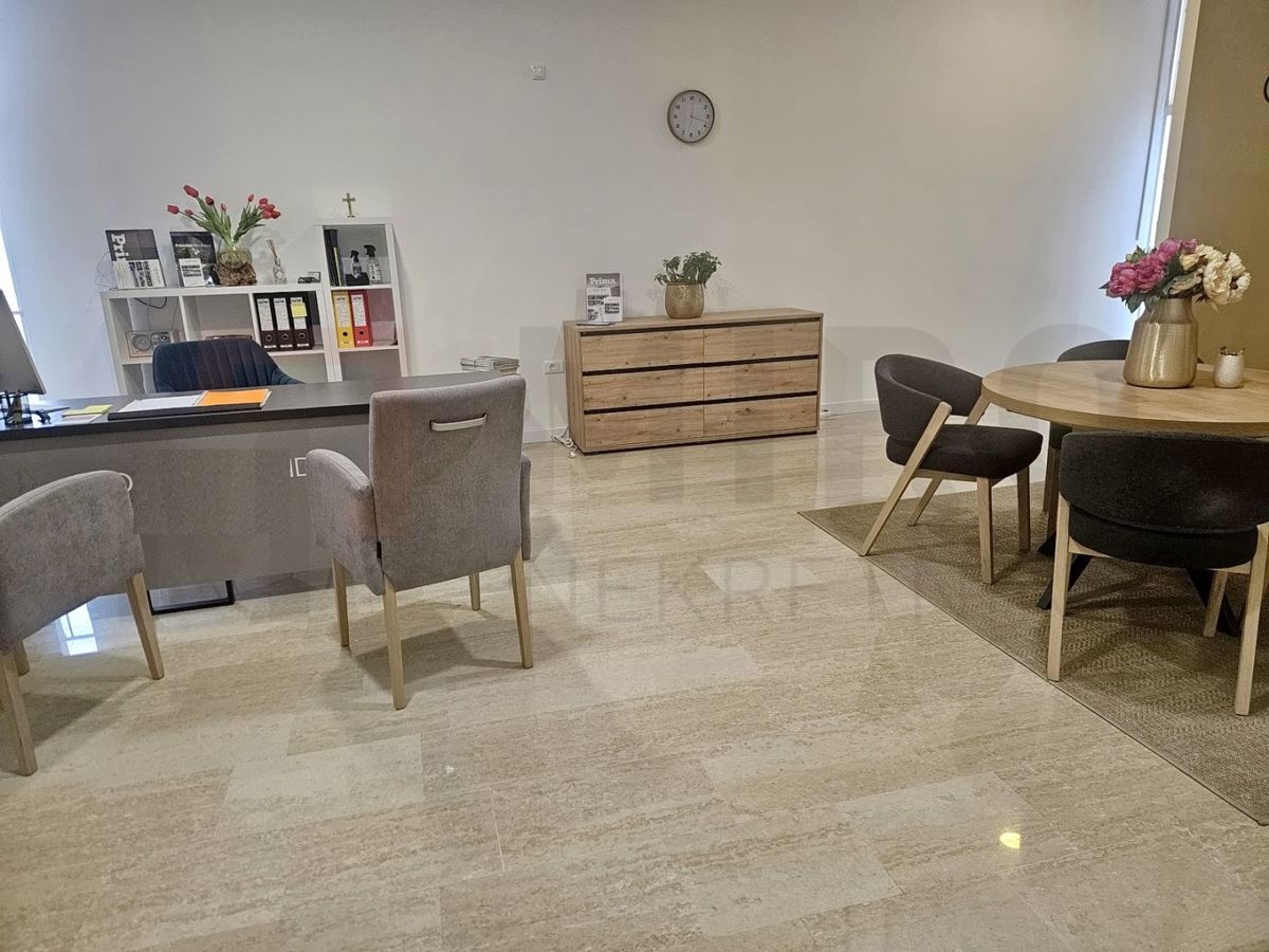 Locale commerciale KRK, 52.000 €