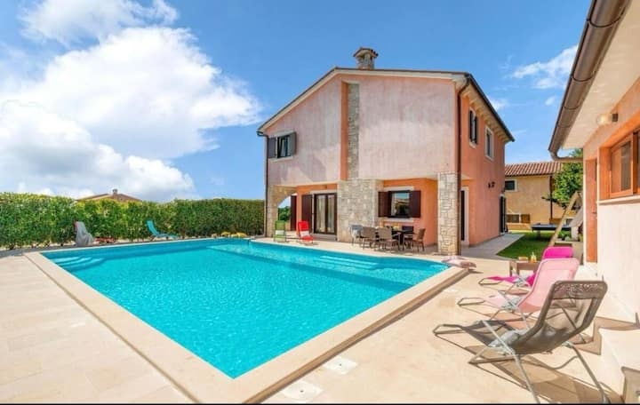 Дом BARBAN, 490.000 €