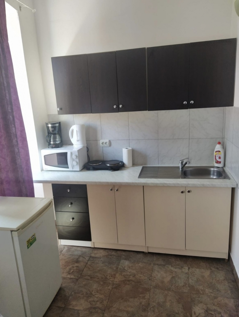 Četverosoban Stan U Centru Grada S 4 Studio Apartmana,Pula!