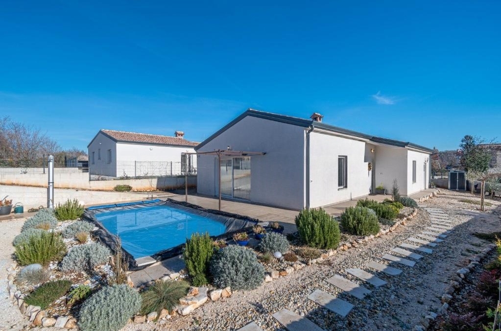 Дом TINJAN, 365.000 €