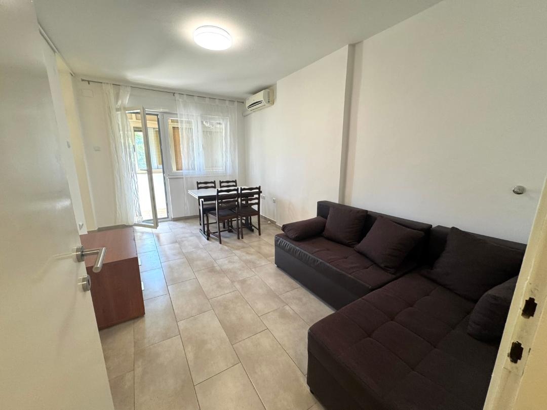 Pula, Veruda, Renovirani Stan 2 Ss+Db, 2 Terase, Prilika!
