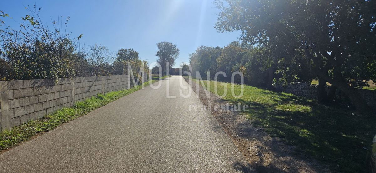 Участок VODNJAN, 118.200 €