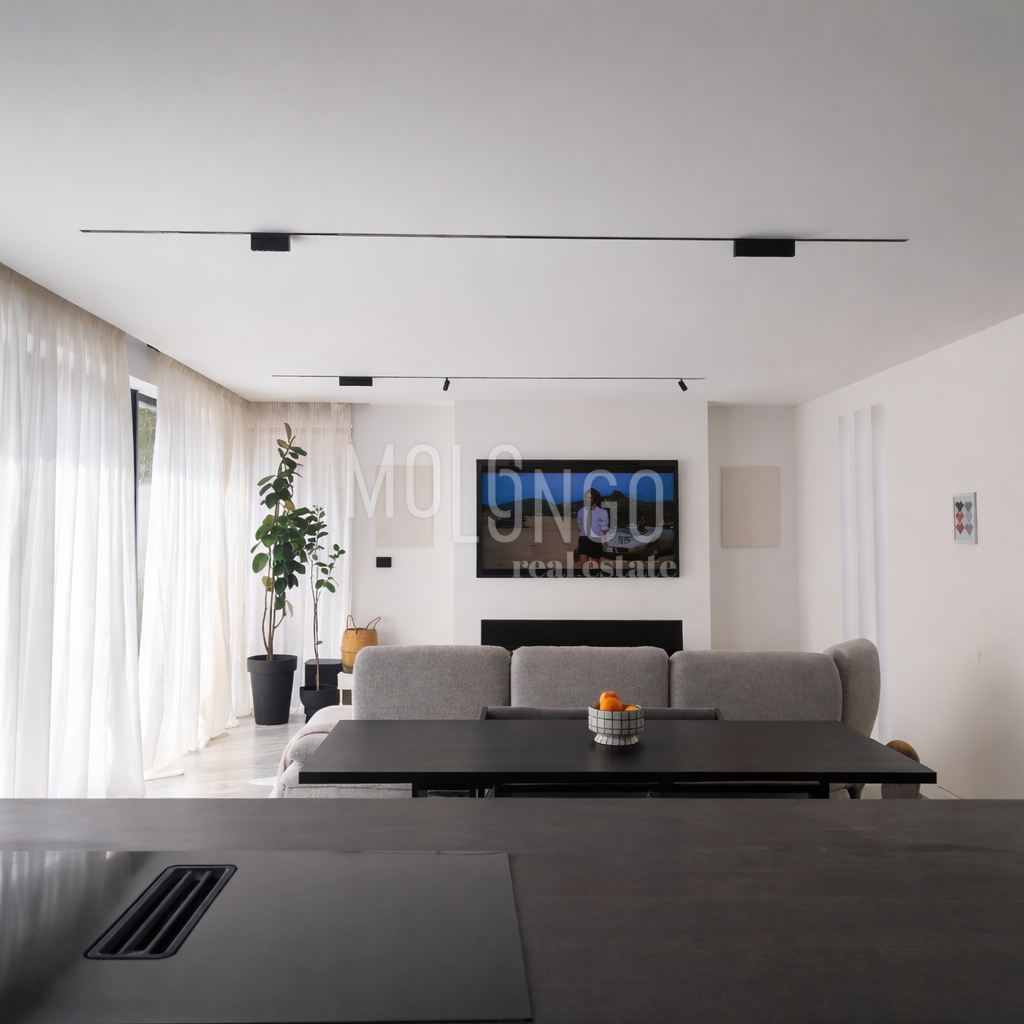 Дом LABIN, 499.000 €