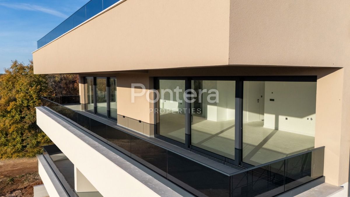 ISTRA, POREČ - Luksuzni penthouse u novoj zgradi s krovnom terasom.