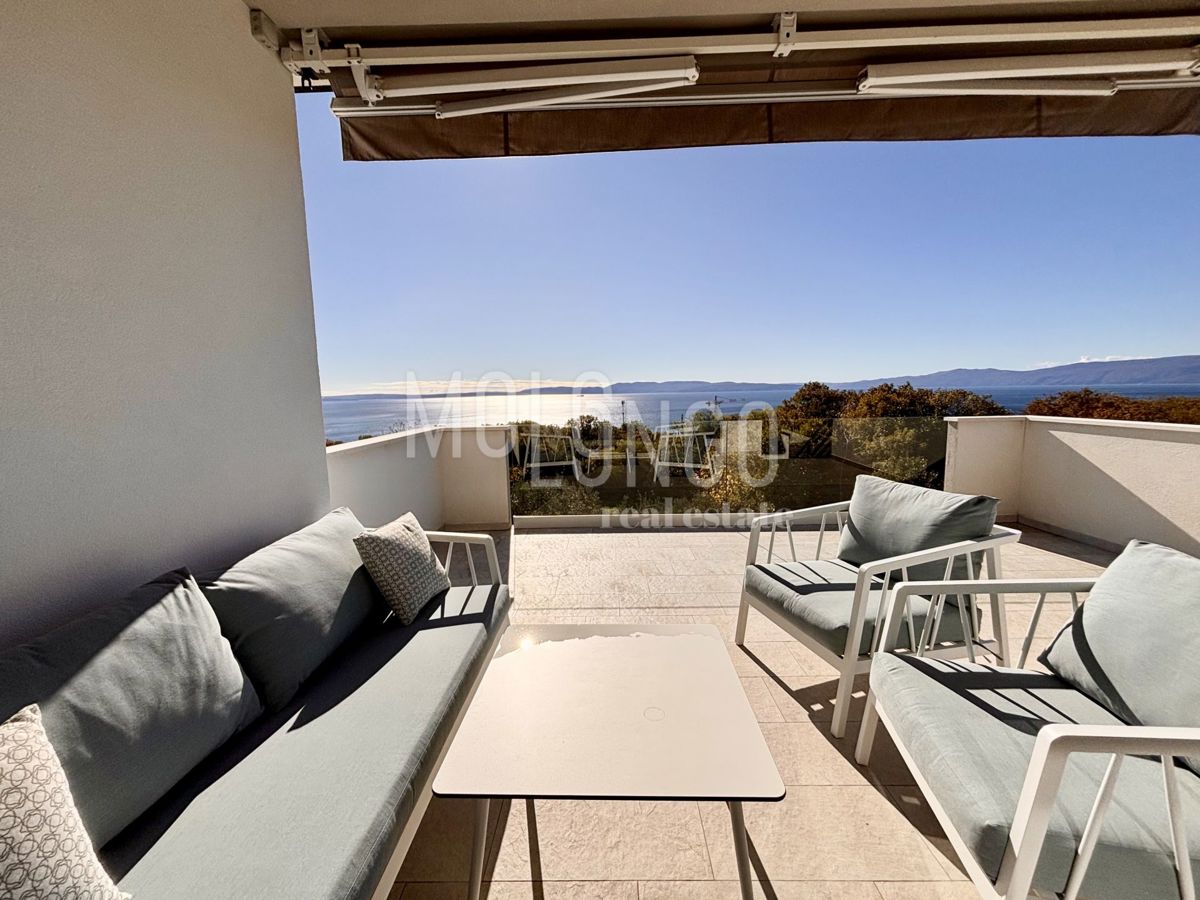 Appartamento KOSTRENA, 1.800 €