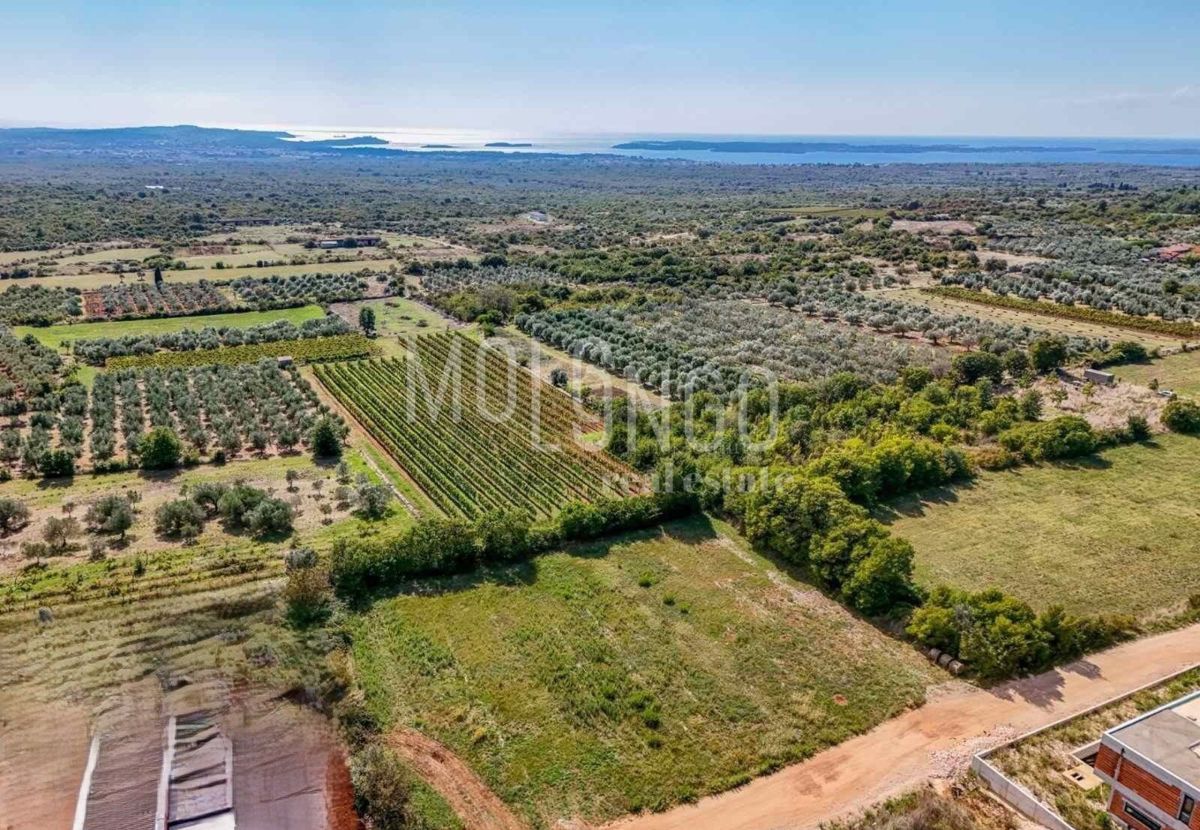 Участок VODNJAN, 205.000 €