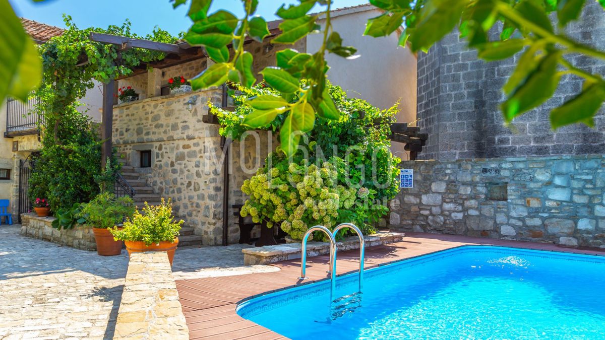 Casa GRAČIŠĆE, 810.000 €