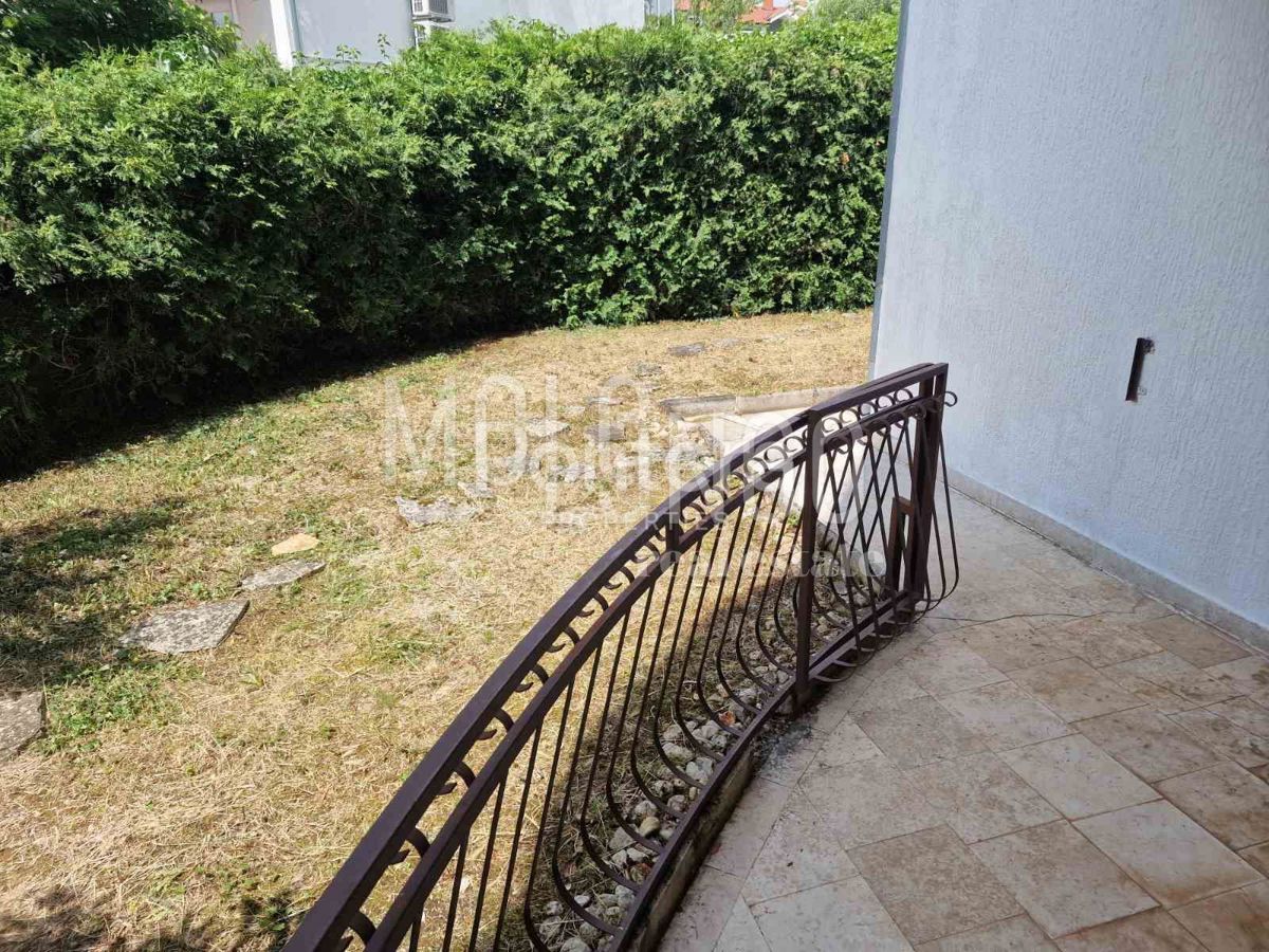 ISTRA, POREČ stan 1s+db s vrtom 500m od mora