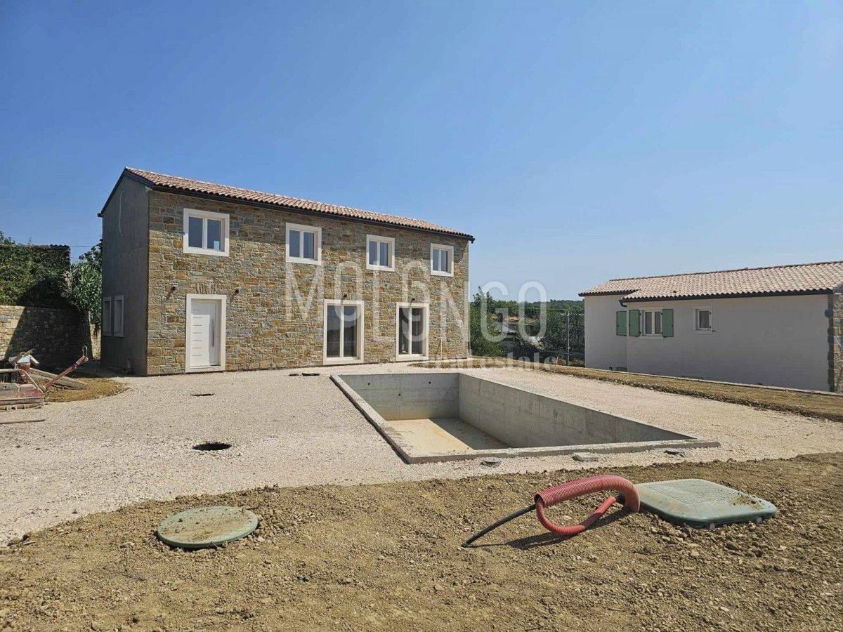 Дом BUJE, 750.000 €