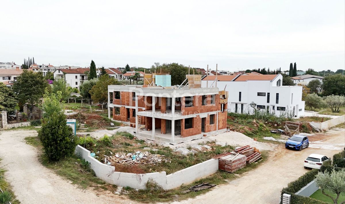 ISTRA, POREČ 2S+DB stan u prizemlju s privatnim vrtom