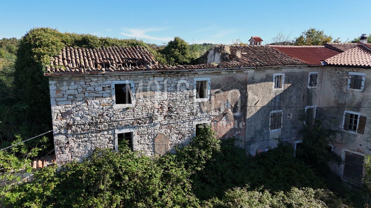 Участок VIŽINADA, 390.000 €