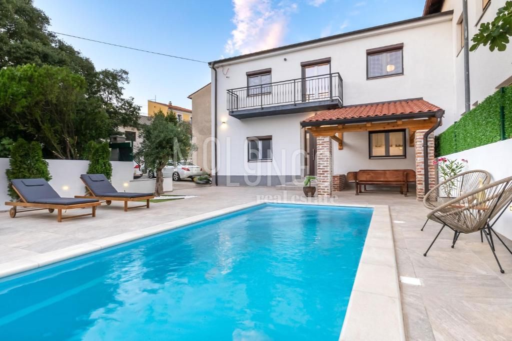 Дом NOVI VINODOLSKI, 535.000 €