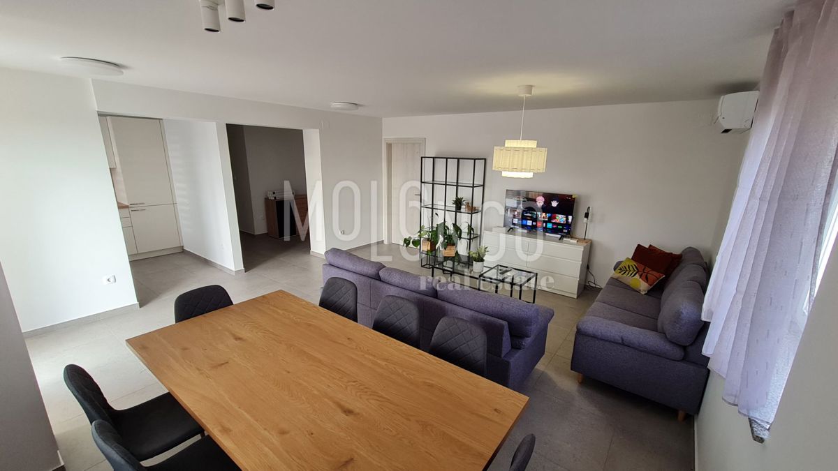 Квартира BAKAR, 2.400 €