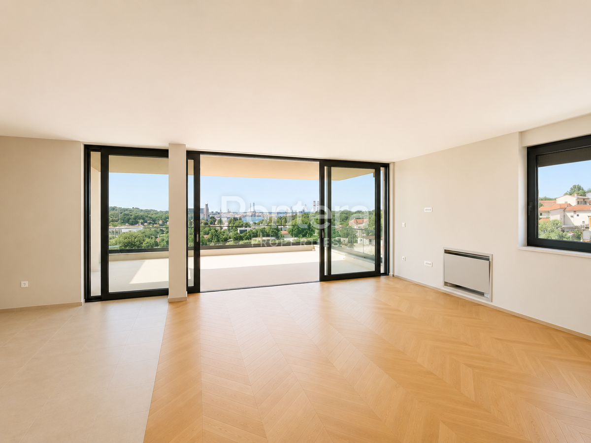 ISTRA, PULA ekskluzivan penthouse s panoramskim pogledom na pulski zaljev i grad