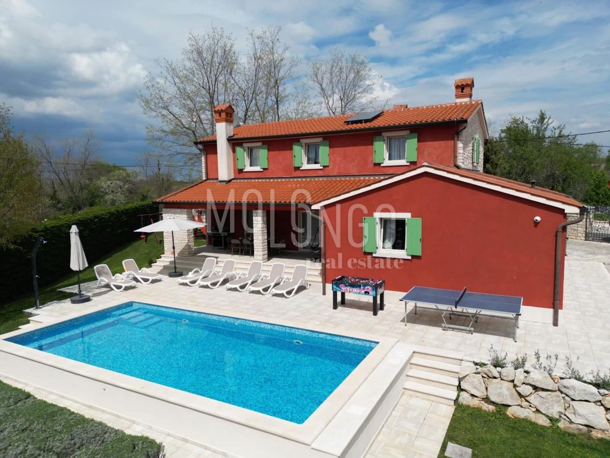 Дом LABIN, 778.000 €