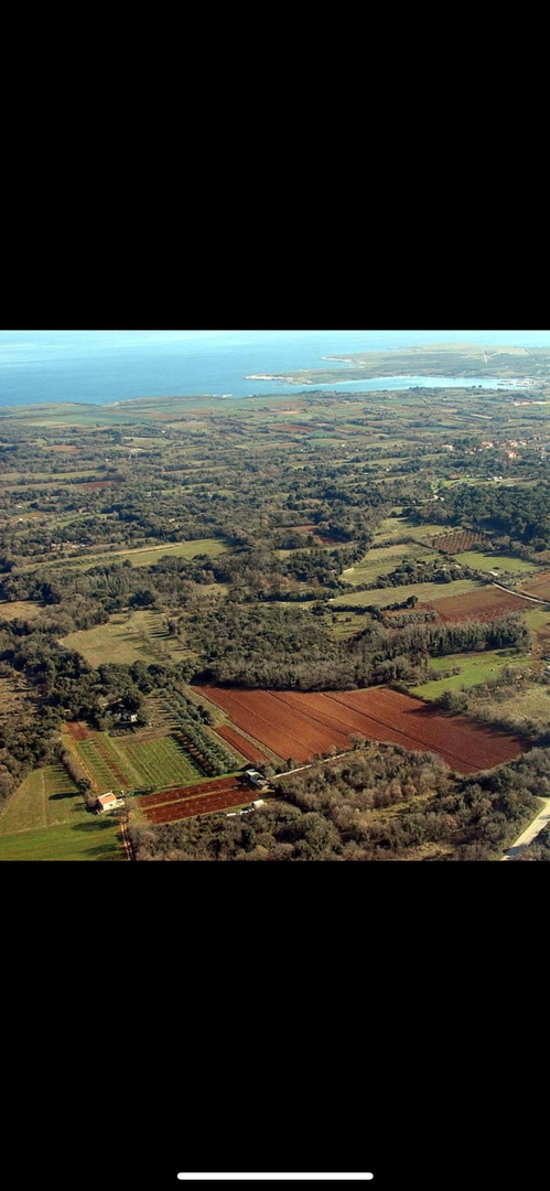 Участок LIŽNJAN, 980.000 €