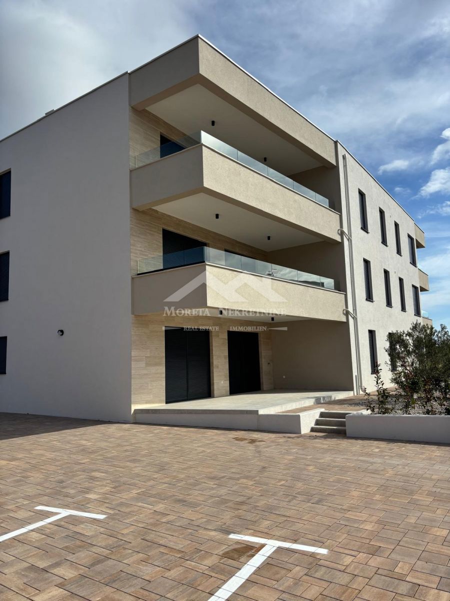 Appartamento TRIBUNJ, 299.000 €