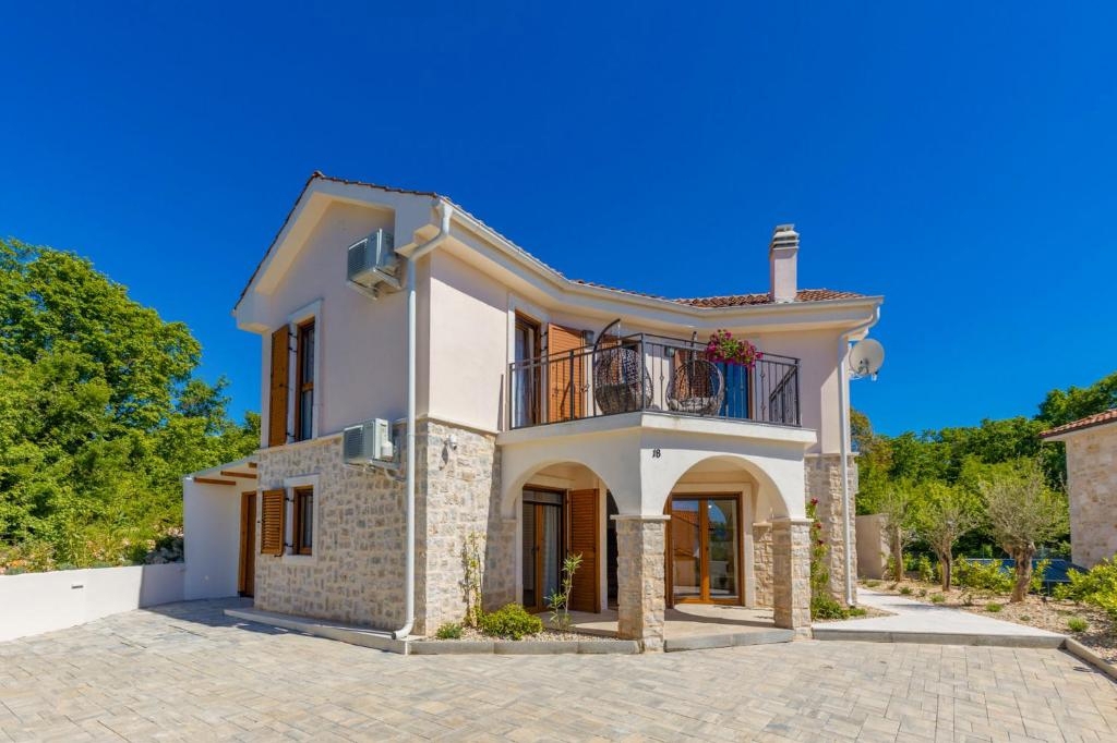 LJUTIĆI