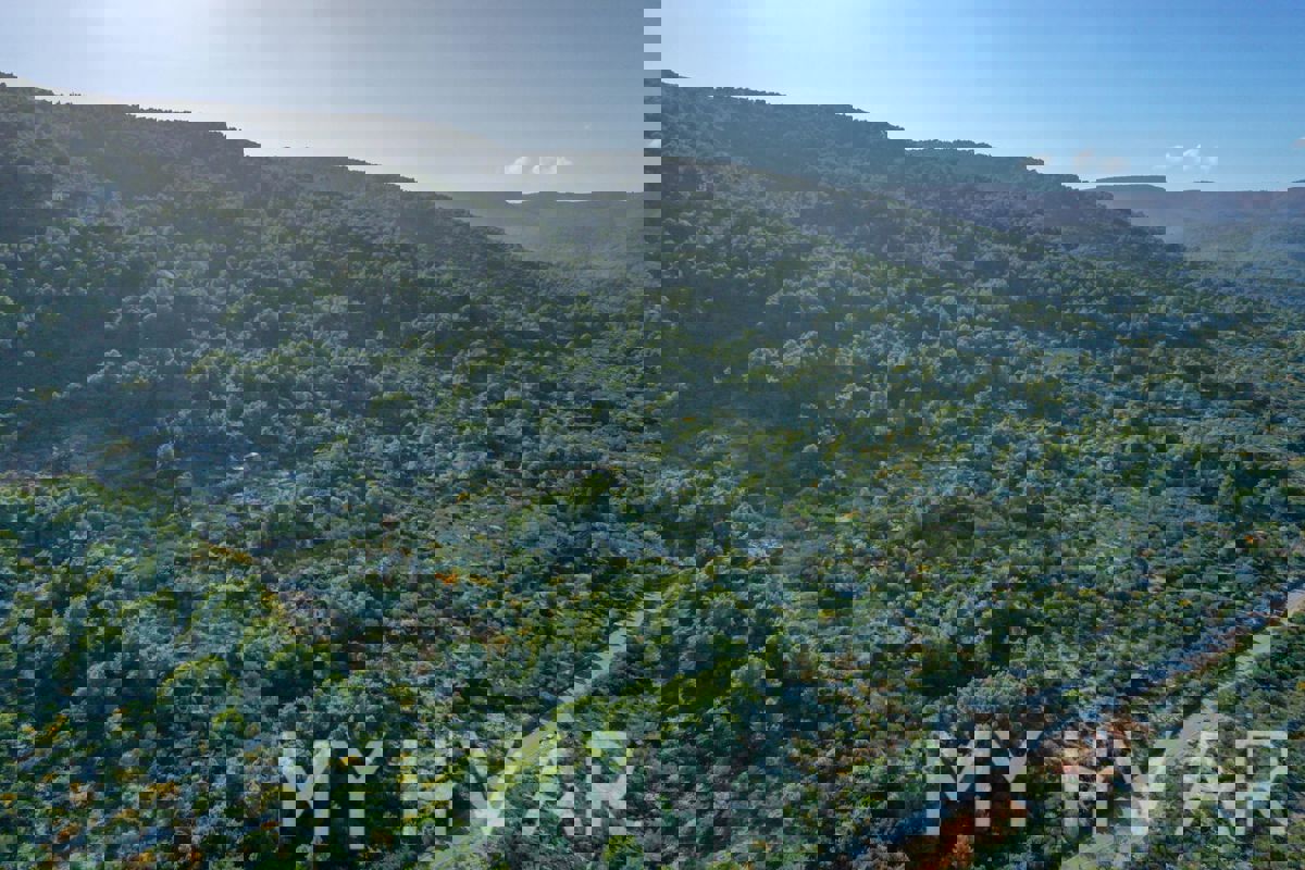 Terreno STARI GRAD, 20.000 €