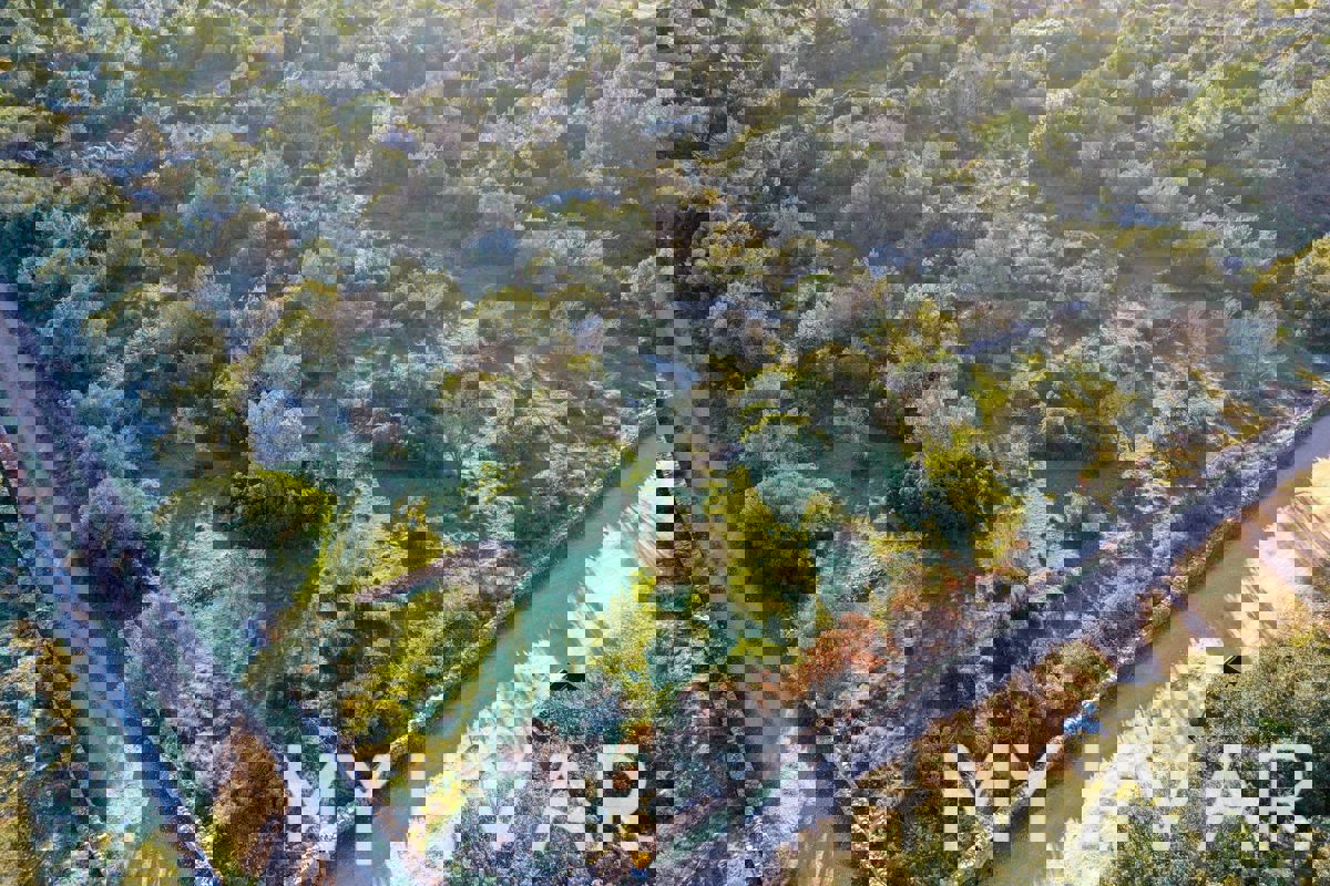 Terreno STARI GRAD, 57.290 €