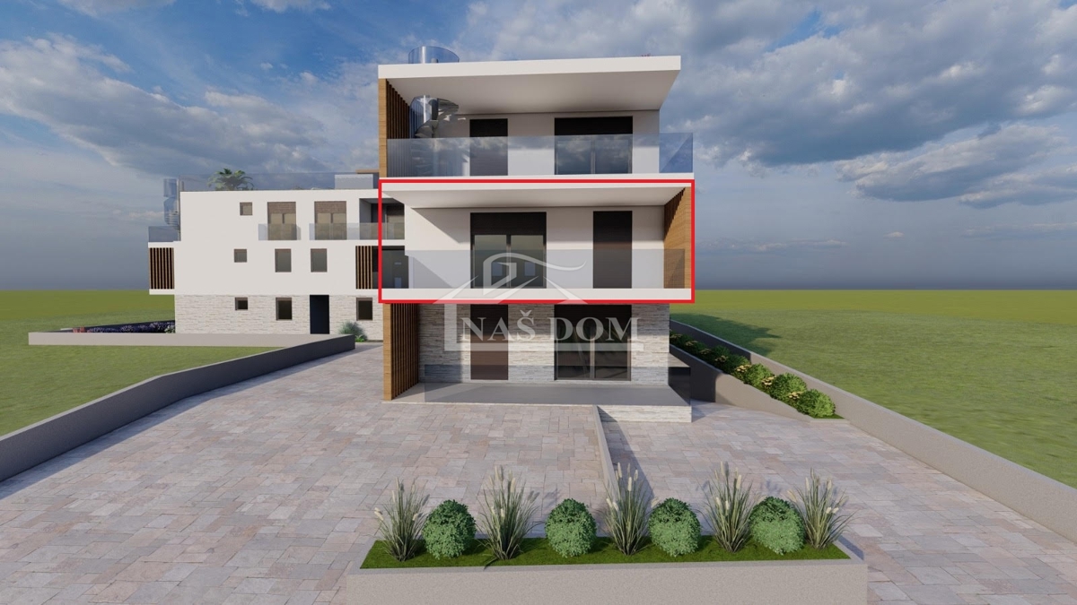 Vodice- dvosoban stan 50 m od mora
