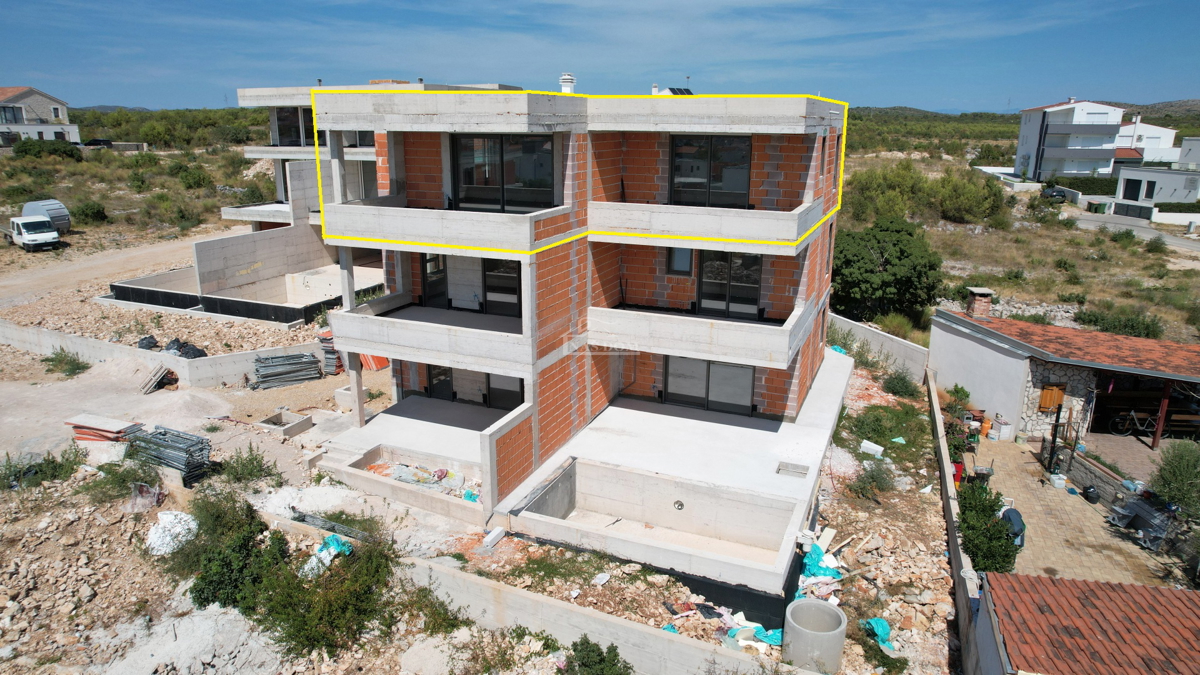 Luksuzni penthouse 129,57m2 s panoramskim pogledom na more