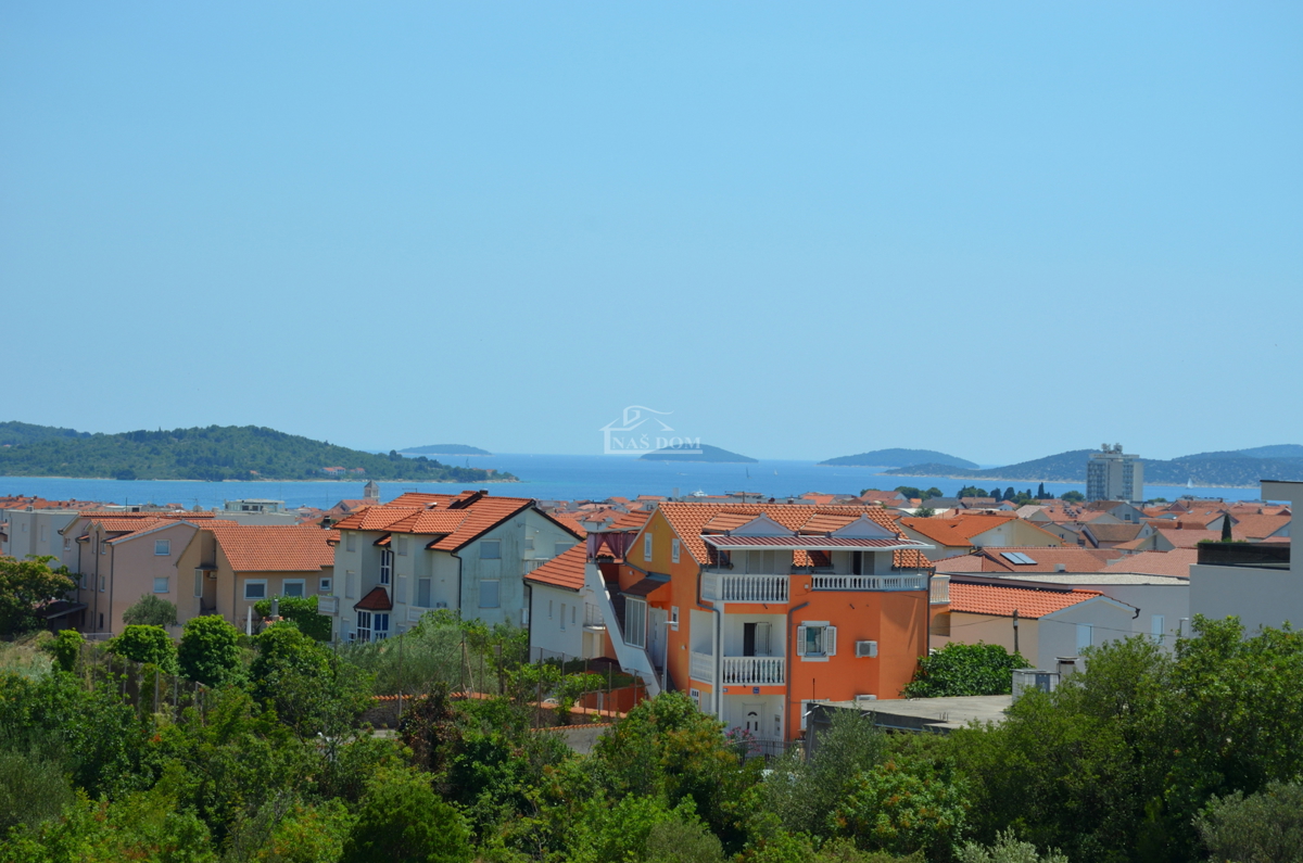 Vodice - Trosoban stan S8 na drugom katu, s pogledom na more
