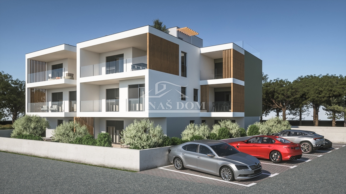 Vodice - Apartment A1 on the ground floor with a yard, 800m from the beach
